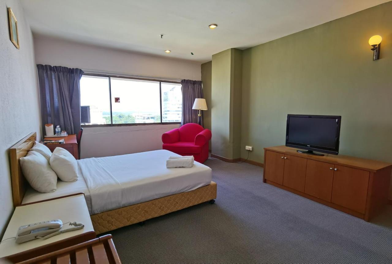 Folkmeldrum Hotel Johor Bahru Exteriör bild