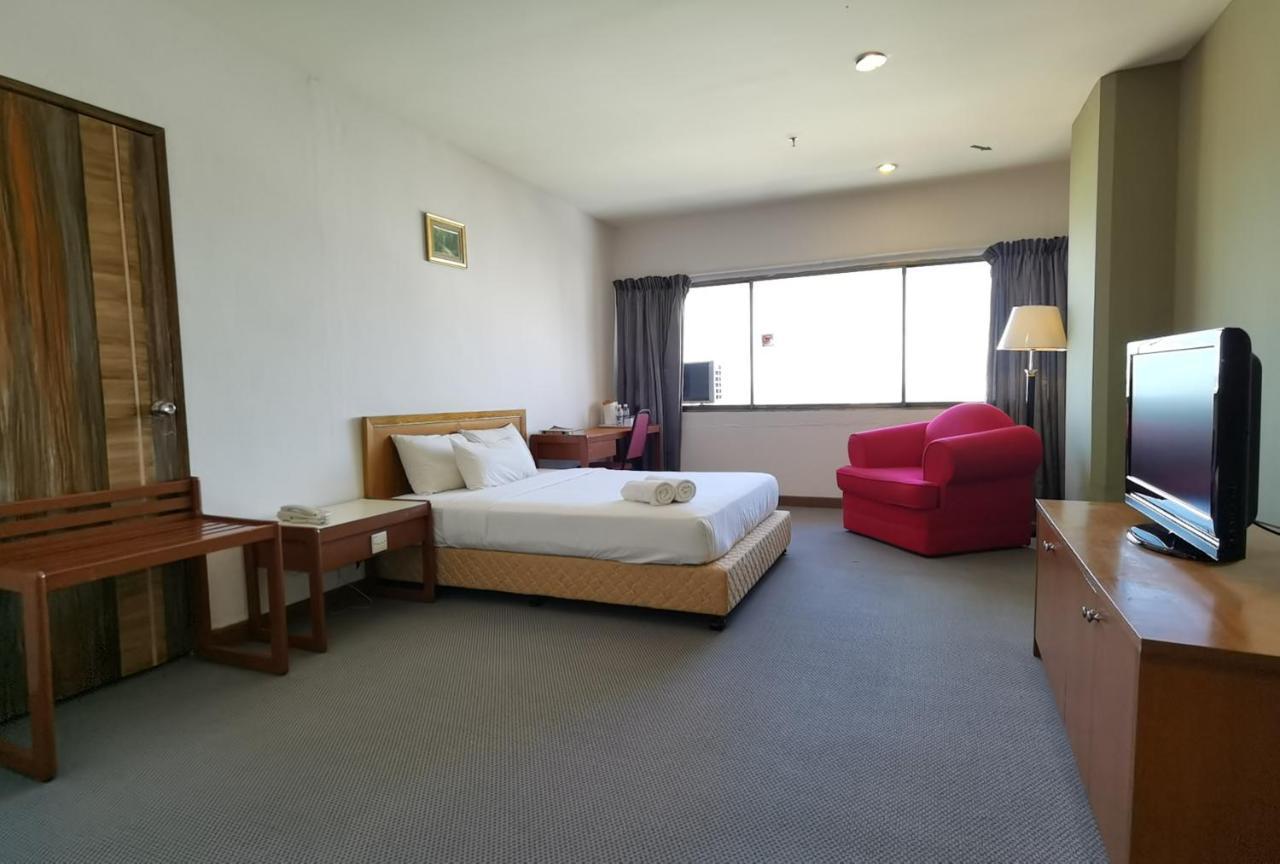 Folkmeldrum Hotel Johor Bahru Exteriör bild