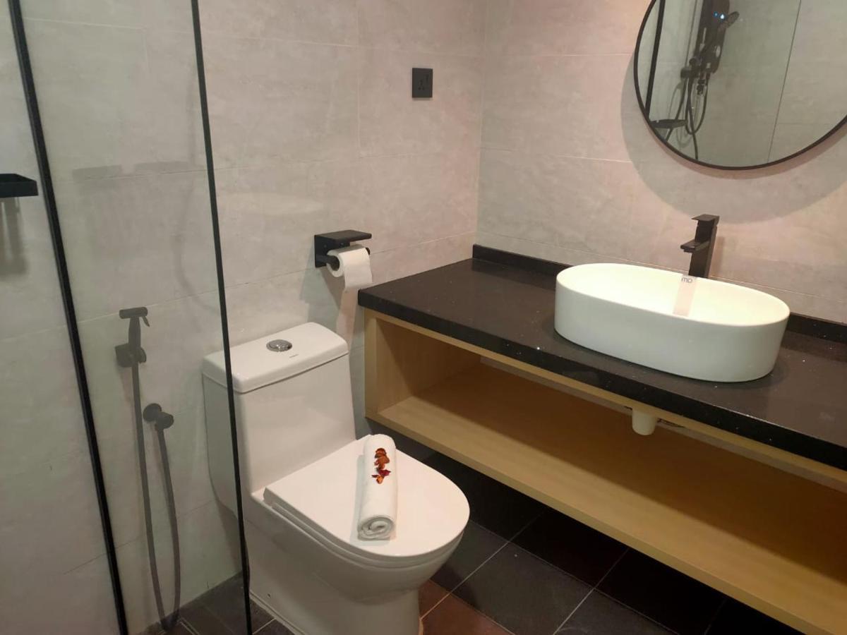 Folkmeldrum Hotel Johor Bahru Exteriör bild