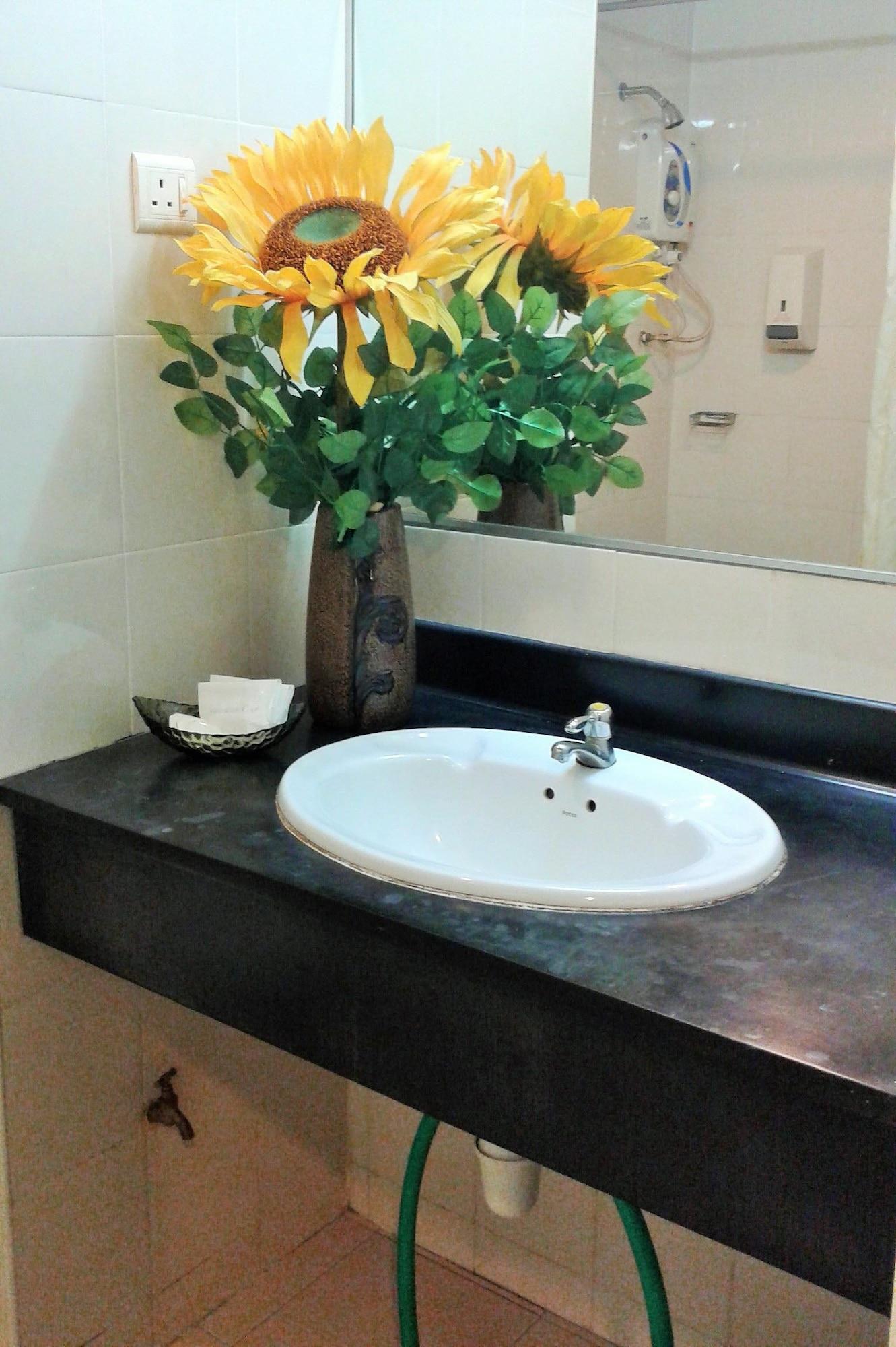 Folkmeldrum Hotel Johor Bahru Exteriör bild