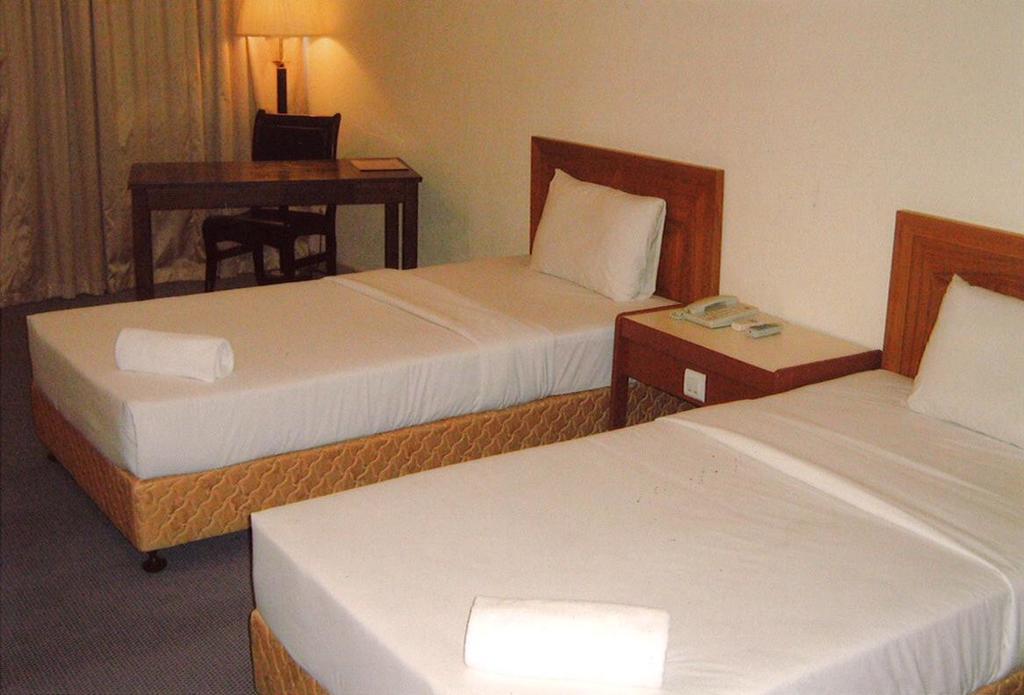 Folkmeldrum Hotel Johor Bahru Exteriör bild